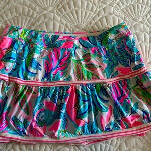 LILLY PULITZER SIZE SMALL LUXLETIC DARA SKORT *TOUCAN DO IT* UPF 50+ EUC